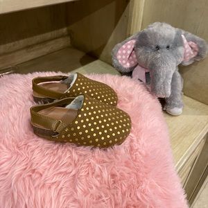 GAP toddler clogs